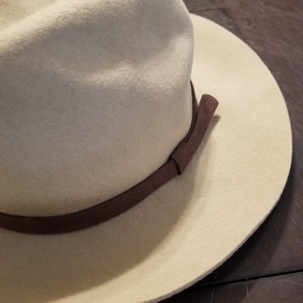 Hat - Picture 3 of 4